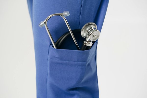 Astuces et Conseils pour Rayonner de Beauté Pendant la Grossesse